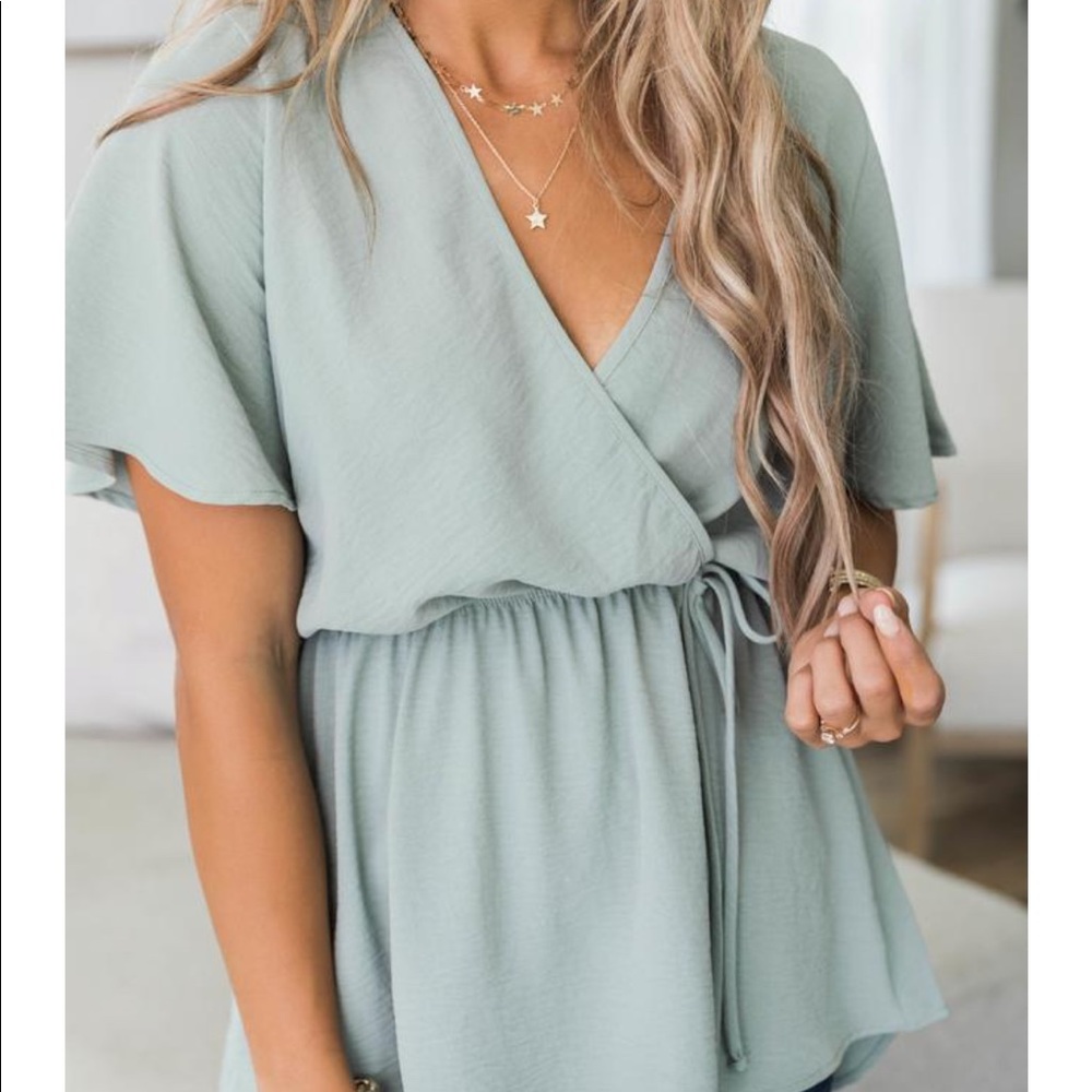 Pink Lily: Pure Bliss Sage Blouse. Size: Medium.